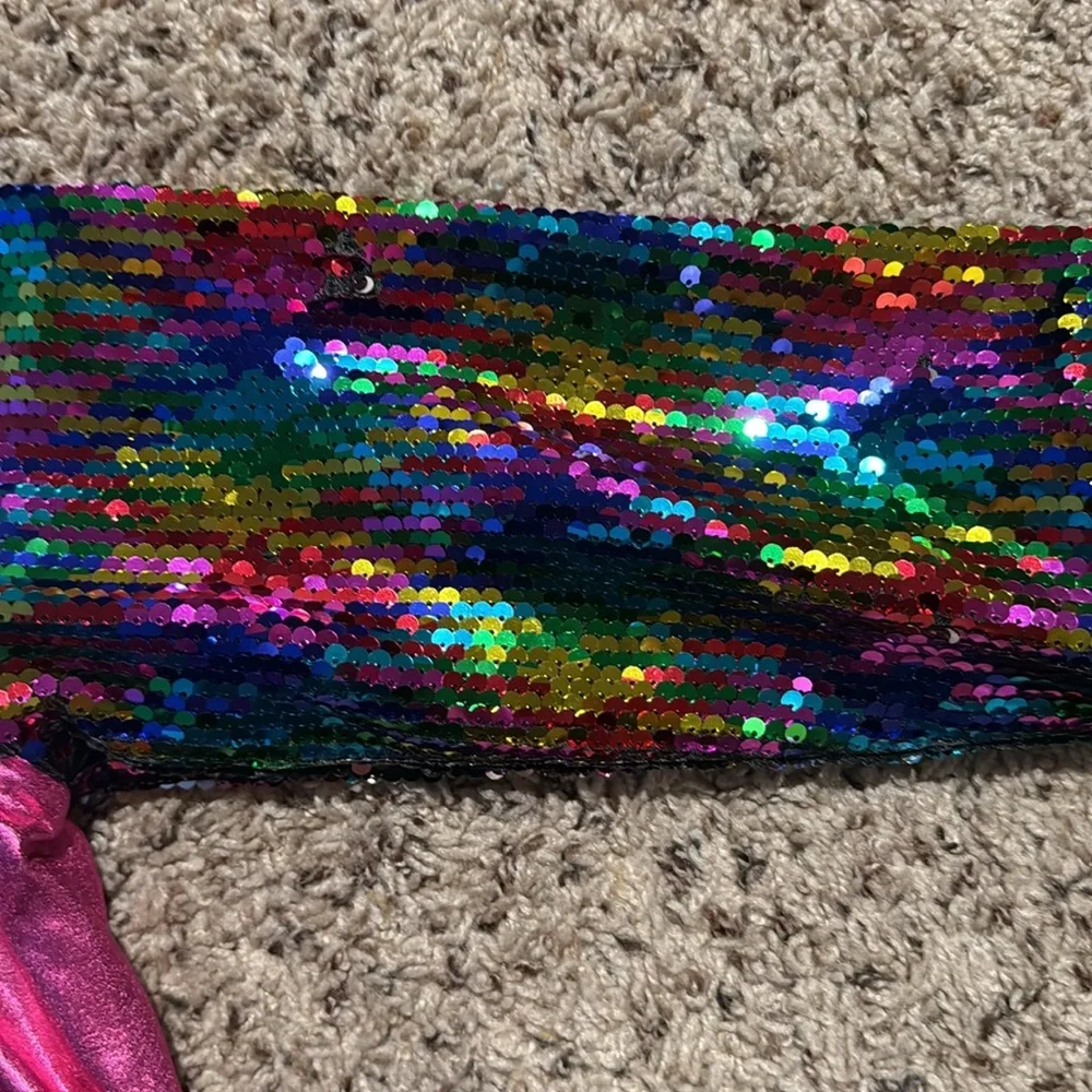 Girls size 120 (5T) lightweight metallic pink w/ sequins sleeves & unicorns coat